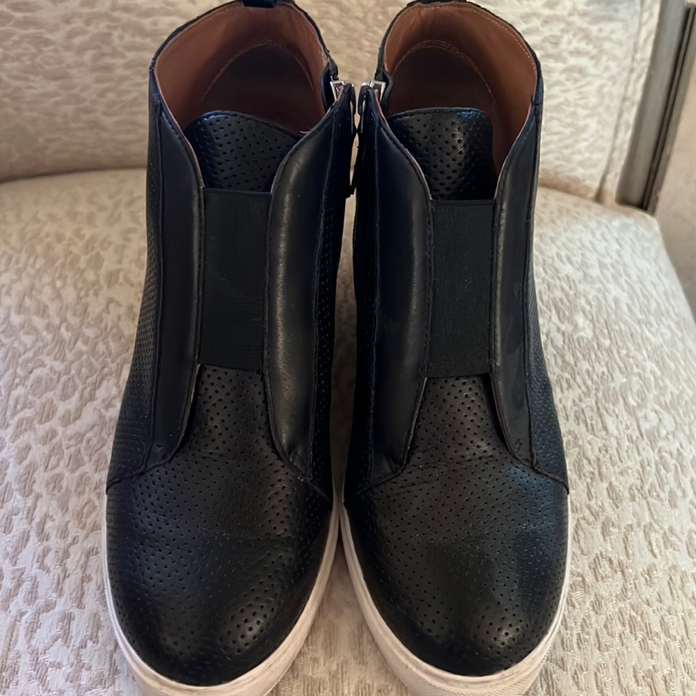 LINEA PAOLO BLACK LEATHER WEDGE SNEAKERS-SZ. 7.5